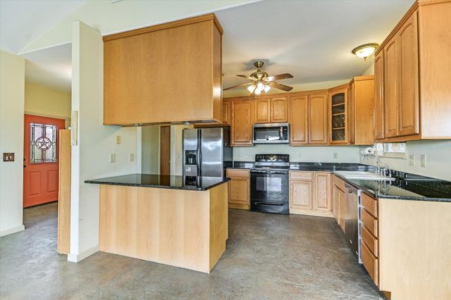 700 CLIFFSIDE RD, Wimberley, TX 78676