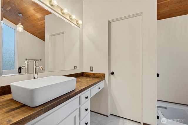 12509 Patricia Lane, Burlington, WA 98233