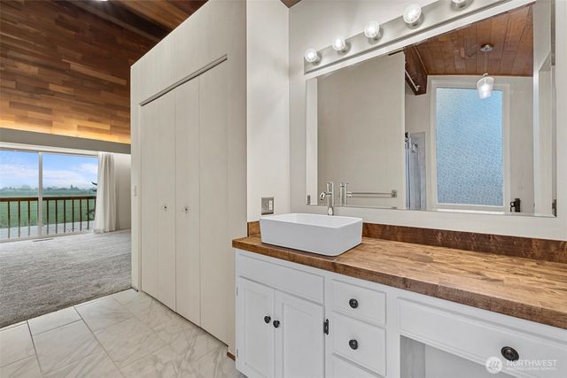 12509 Patricia Lane, Burlington, WA 98233