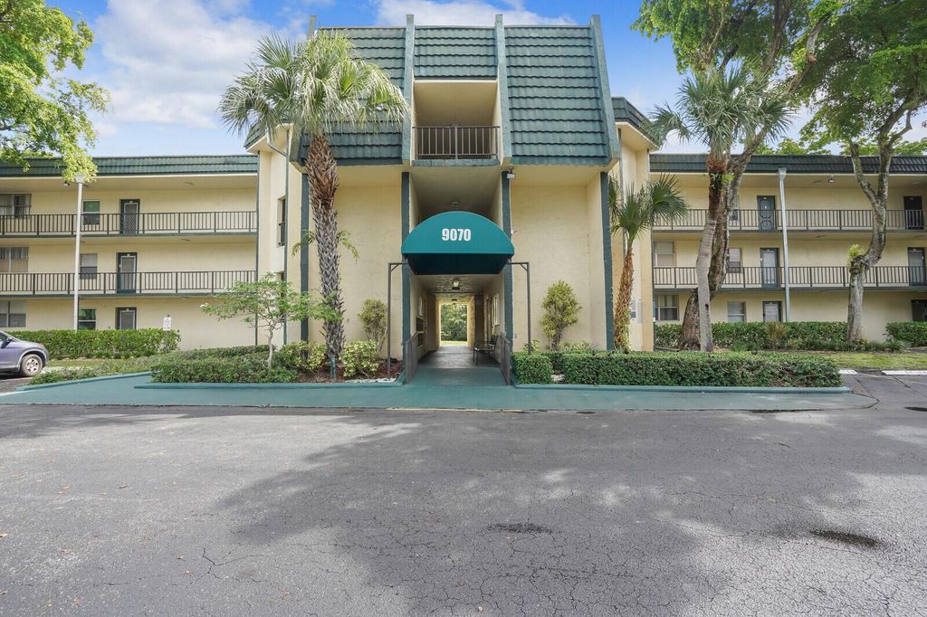 9070 Lime Bay Boulevard 214, Tamarac, FL 33321