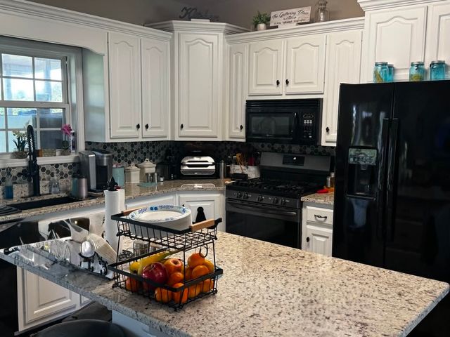 537 Tuck Rd, Lafayette, TN 37083