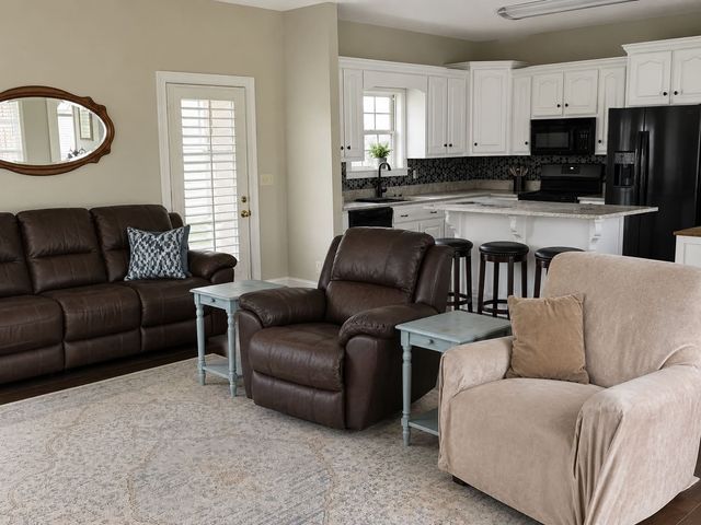 537 Tuck Rd, Lafayette, TN 37083