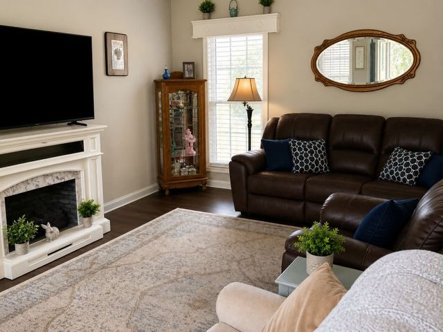 537 Tuck Rd, Lafayette, TN 37083