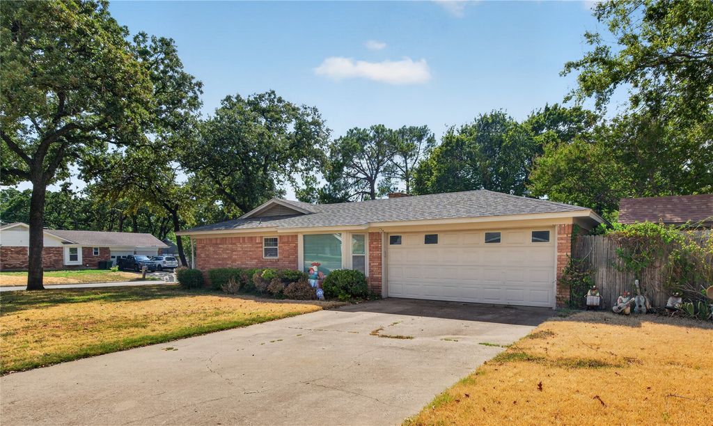 520 Circleview Drive N, Hurst, TX 76054 — photo 3