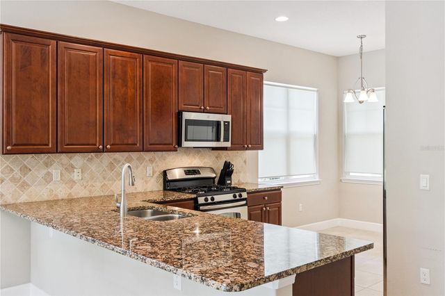430 CYPRESS HILLS WAY, Deland, FL 32724