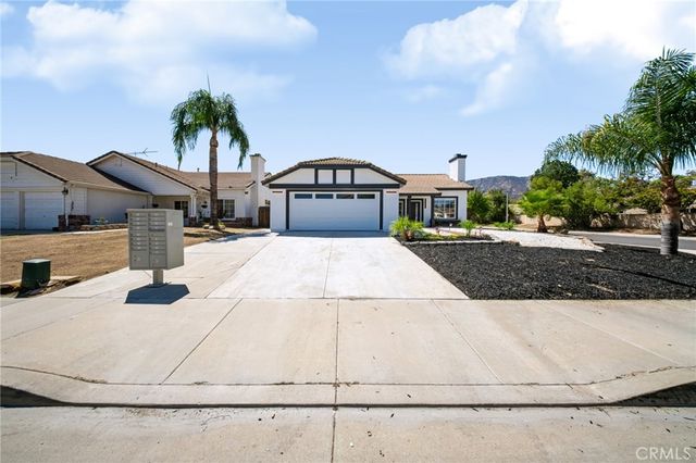 19415 SWEETWOOD Lane, Lake Elsinore, CA 92530