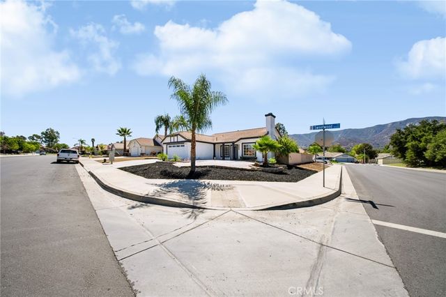 19415 SWEETWOOD Lane, Lake Elsinore, CA 92530
