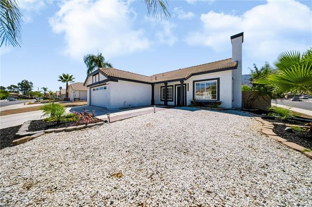 19415 SWEETWOOD Lane, Lake Elsinore, CA 92530