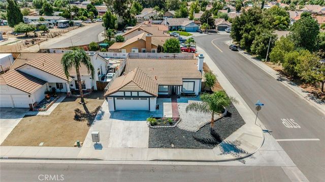 19415 SWEETWOOD Lane, Lake Elsinore, CA 92530