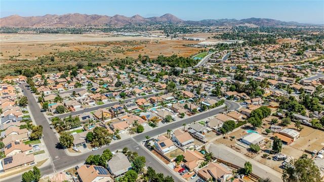 19415 SWEETWOOD Lane, Lake Elsinore, CA 92530