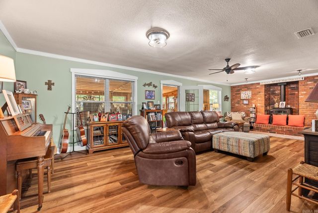 1 Cedar Oaks Dr, Conway, AR 72032