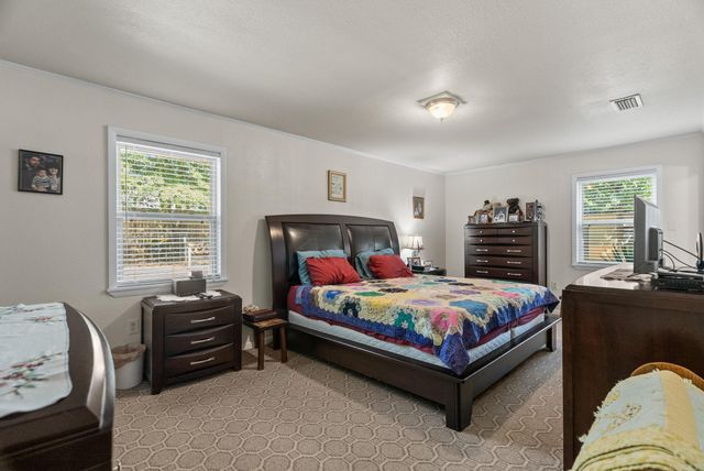 1 Cedar Oaks Dr, Conway, AR 72032