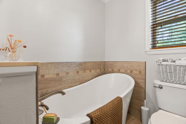 1 Cedar Oaks Dr, Conway, AR 72032