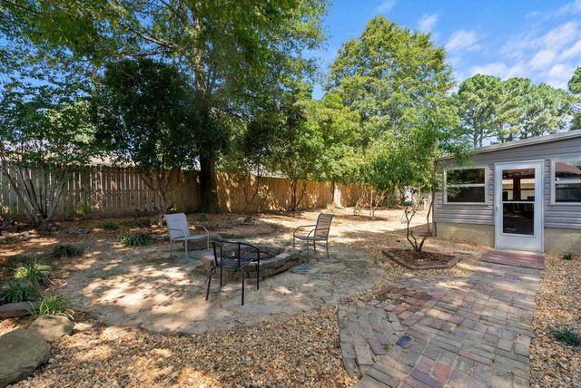 1 Cedar Oaks Dr, Conway, AR 72032