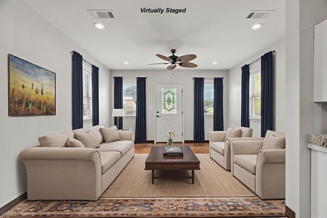 1 Cedar Oaks Dr, Conway, AR 72032