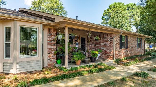 1 Cedar Oaks Dr, Conway, AR 72032