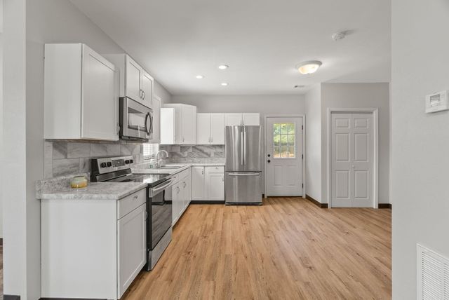 1 Cedar Oaks Dr, Conway, AR 72032