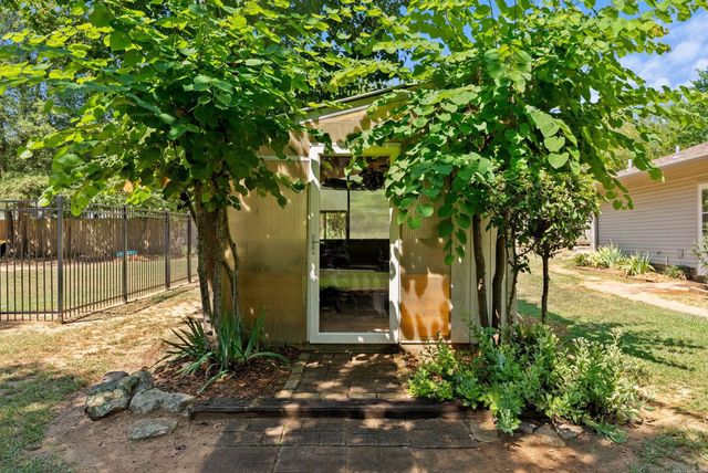 1 Cedar Oaks Dr, Conway, AR 72032