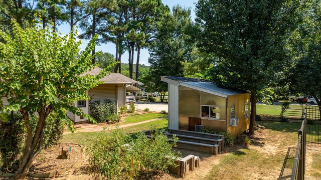 1 Cedar Oaks Dr, Conway, AR 72032