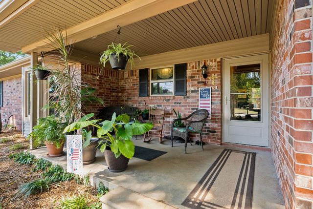 1 Cedar Oaks Dr, Conway, AR 72032