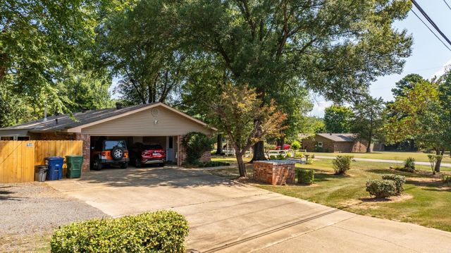 1 Cedar Oaks Dr, Conway, AR 72032