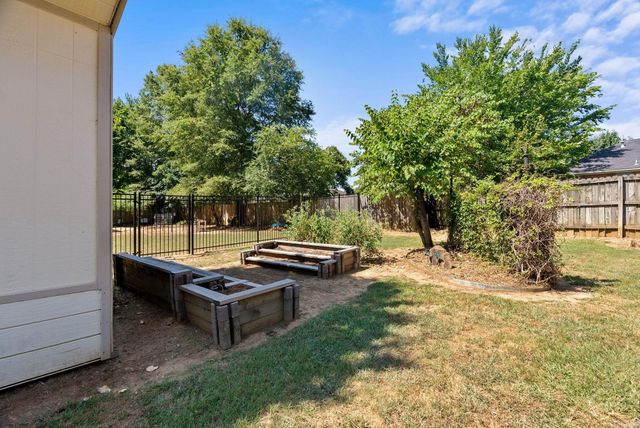 1 Cedar Oaks Dr, Conway, AR 72032