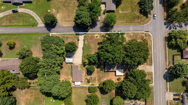 1 Cedar Oaks Dr, Conway, AR 72032