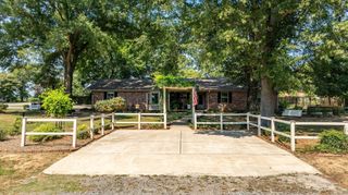 1 Cedar Oaks Dr, Conway, AR 72032