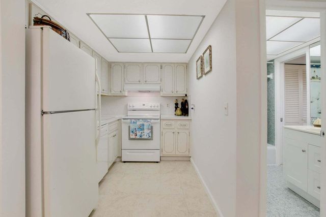 120 Lehane Terrace 109, North Palm Beach, FL 33408