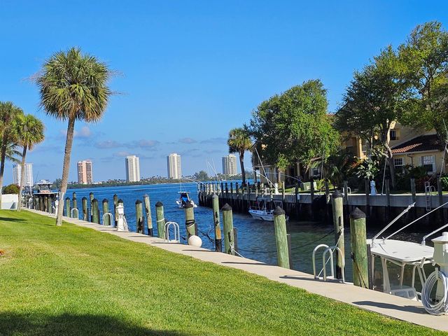 120 Lehane Terrace 109, North Palm Beach, FL 33408