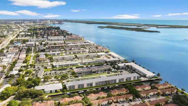120 Lehane Terrace 109, North Palm Beach, FL 33408