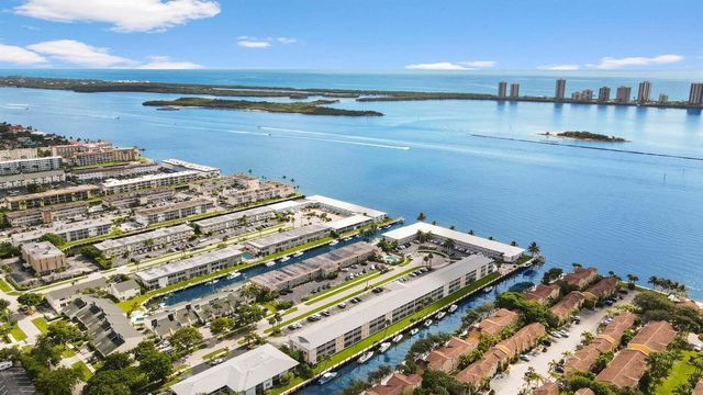 120 Lehane Terrace 109, North Palm Beach, FL 33408