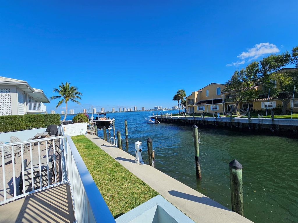 120 Lehane Terrace 109, North Palm Beach, FL 33408
