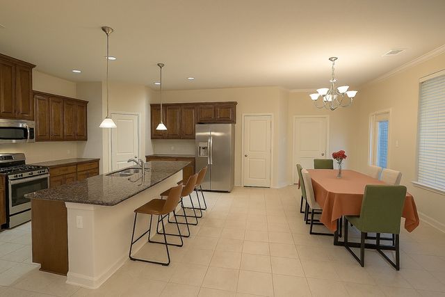 6687 DeLeon Street, Irving, TX 75039