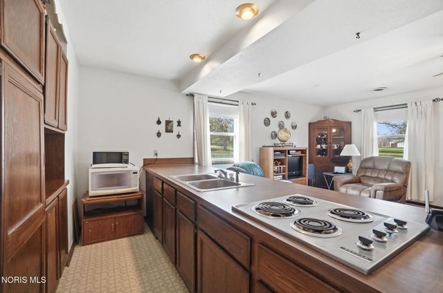 7032 County Road 2, Swanton, OH 43558