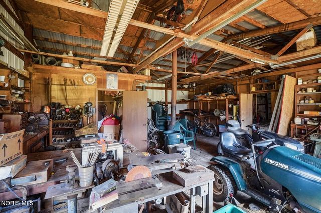 7032 County Road 2, Swanton, OH 43558