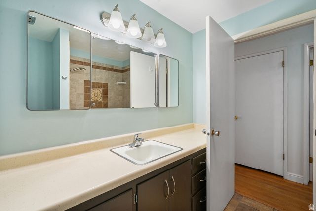 6884 S BELLA VISTA DR, Cottonwood Heights, UT 84121