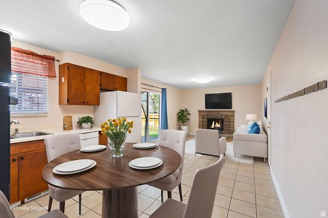 6884 S BELLA VISTA DR, Cottonwood Heights, UT 84121