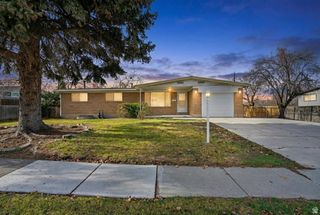 6884 S BELLA VISTA DR, Cottonwood Heights, UT 84121