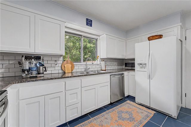 209 Cheri Whitlock Drive, Siloam Springs, AR 72761