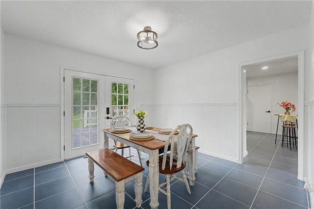 209 Cheri Whitlock Drive, Siloam Springs, AR 72761