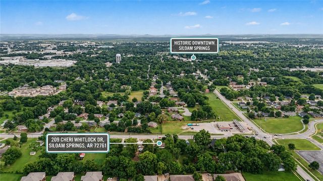 209 Cheri Whitlock Drive, Siloam Springs, AR 72761