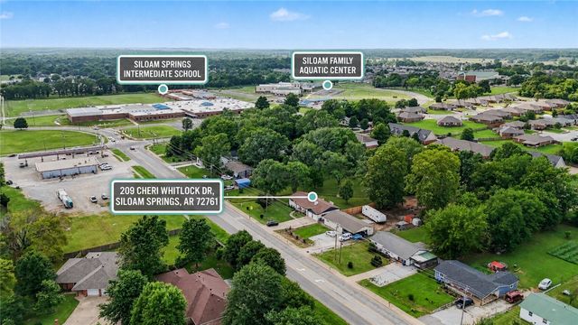 209 Cheri Whitlock Drive, Siloam Springs, AR 72761