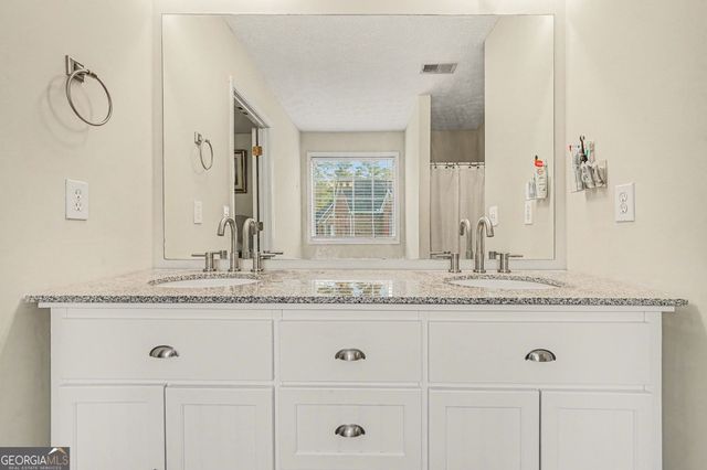 12203 Crestwood Court, Fayetteville, GA 30215