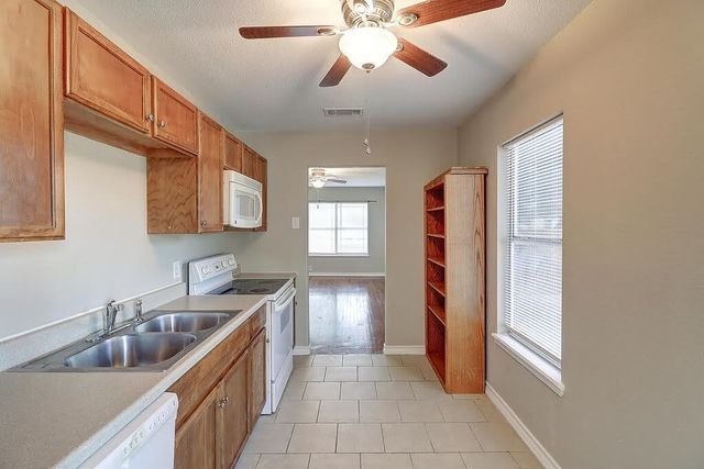 4946 Monitor St, Corpus Christi, TX 78415