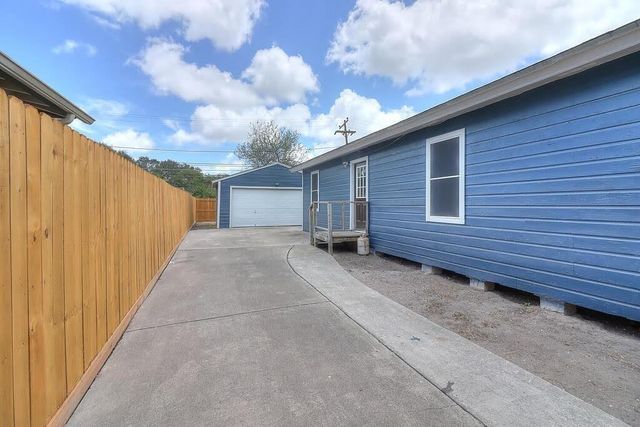 4946 Monitor St, Corpus Christi, TX 78415