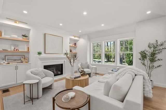 1 Cole Road, Wayland, MA 01778