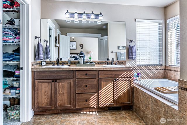 4604 205th Street Ct E, Spanaway, WA 98387