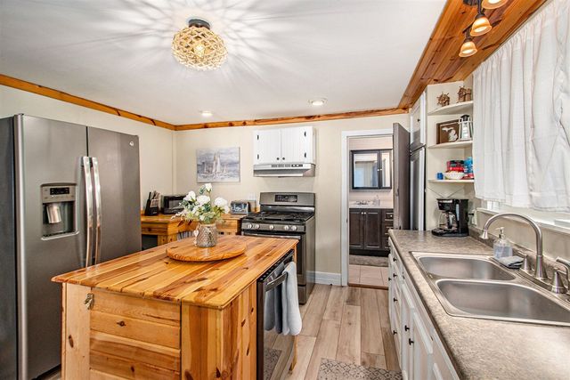 292 6th Avenue, Manistee, MI 49660