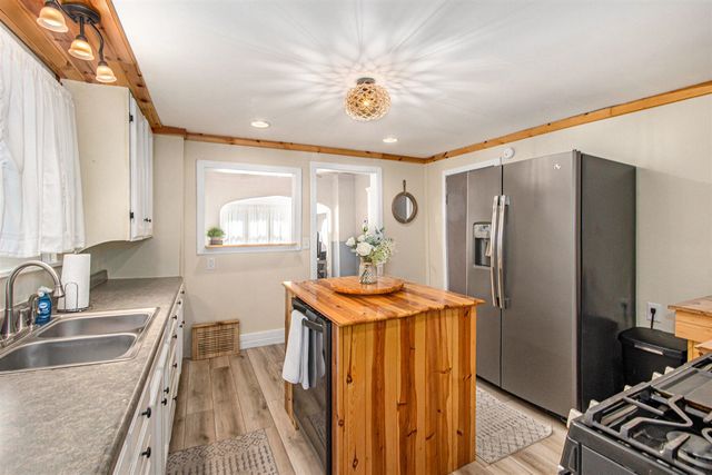 292 6th Avenue, Manistee, MI 49660